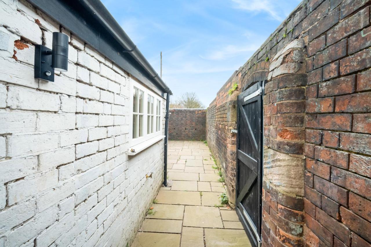 Beautiful Waterside Apartment - Parking - Perry Barr - Top Rated Birmingham Exterior foto
