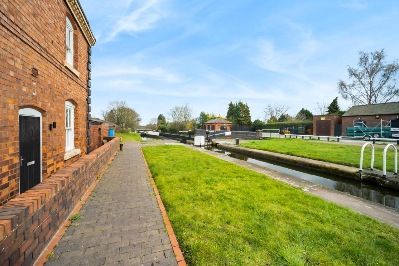 Beautiful Waterside Apartment - Parking - Perry Barr - Top Rated Birmingham Exterior foto